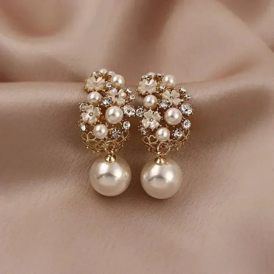 Soraya™ | Elegant Flower & Pearl Earrings