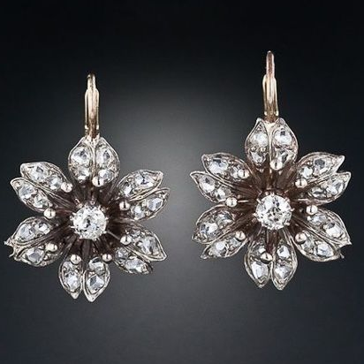 LumiBelle™ | Vintage Flower-Shaped Crystal Earrings